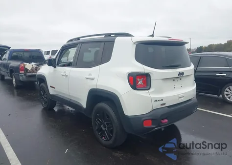 2018 Jeep Renegade Trailhawk 4X4 из США, поврежденный, VIN ZACCJBCBXJPG76647